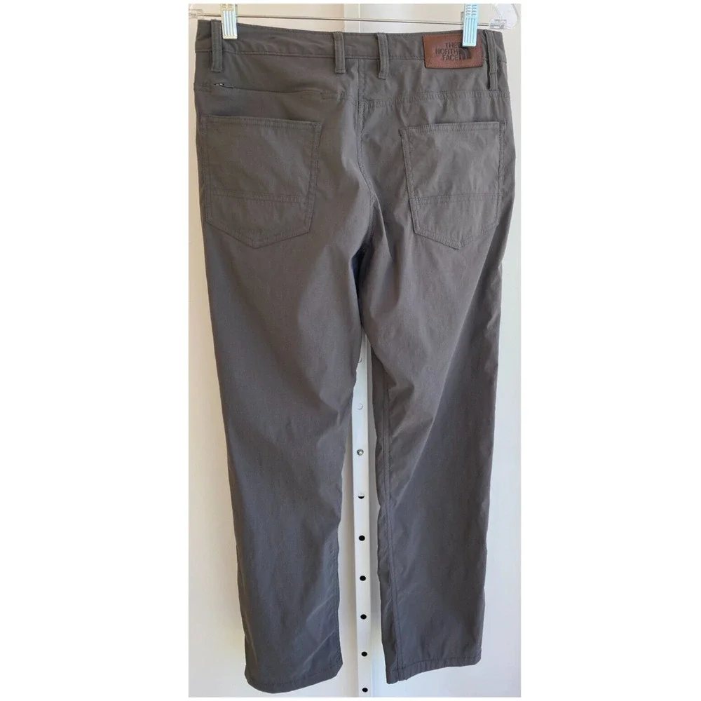 THE NORTH FACE Men 30X30 30 Short Twill Asphalt Gray Nylon Sprag 5 Pocket Pants